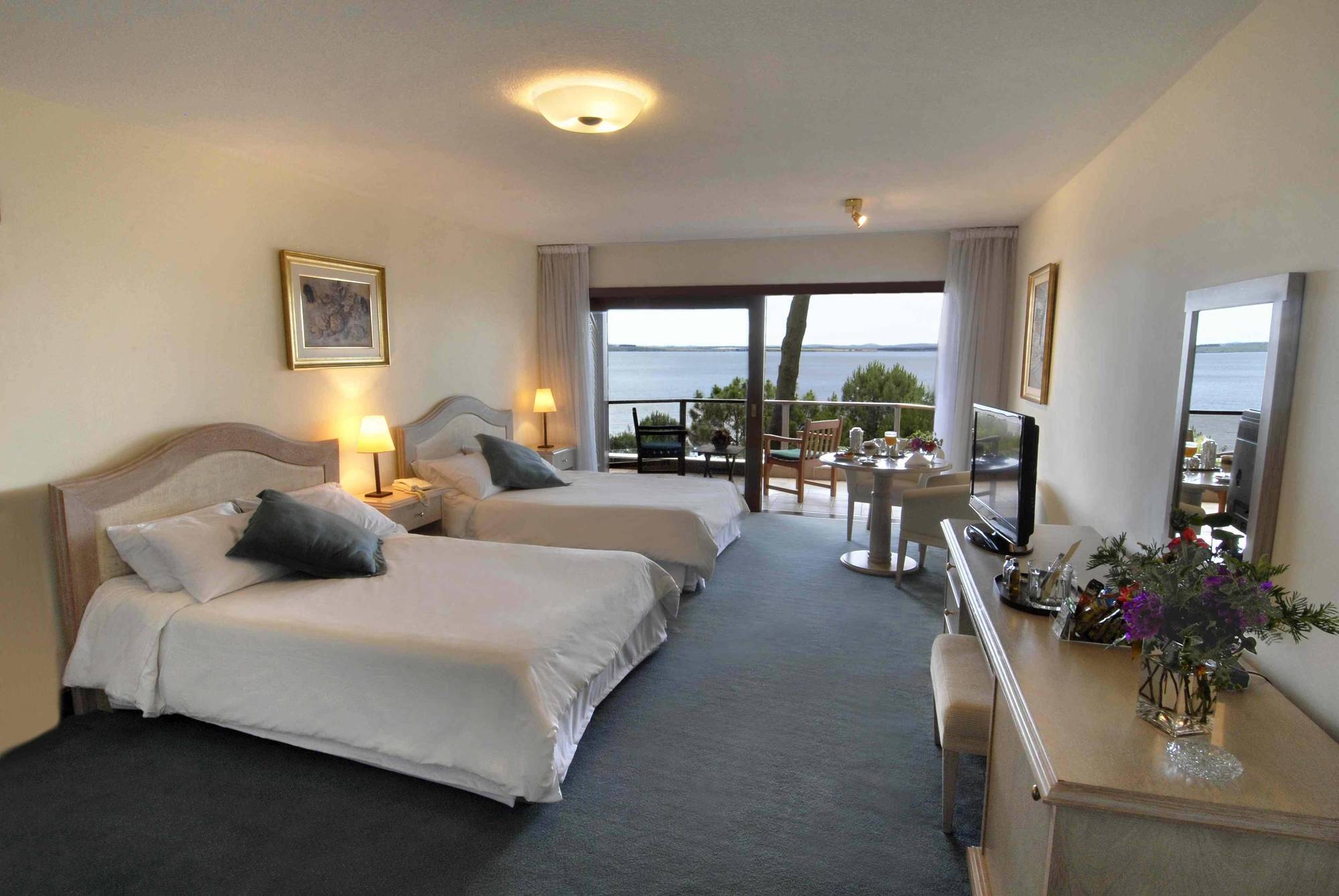 Hotel Del Lago Golf & Art Resort Punta Ballena Bilik gambar